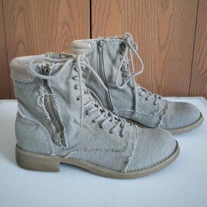 NWOT Graceland Women Grey Boots